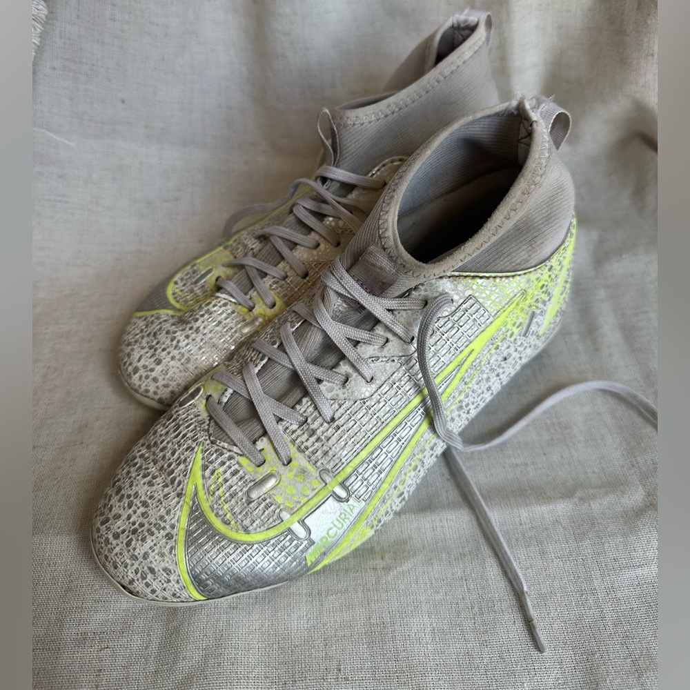 nike mercurial superfly 8. Kids size 3. Silver, white, neon color.